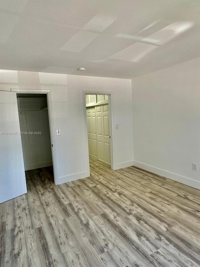 Building Photo - 1441 Lincoln Rd