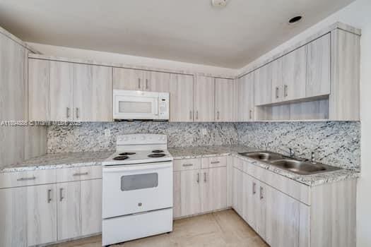 3 bedroom in North Miami FL 33161 - 3 bedroom in North Miami FL 33161 Apartment