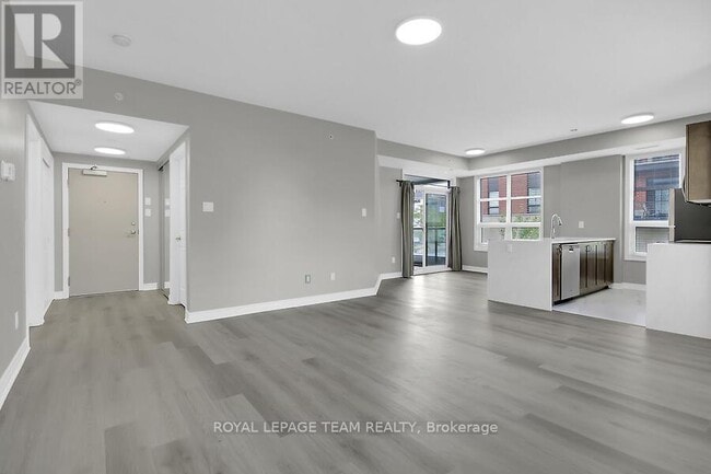 Building Photo - 250-250 Glenroy Gilbert Dr