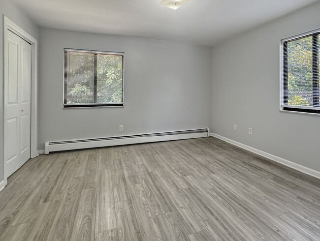 Building Photo - 885 Hardwick Dr SE