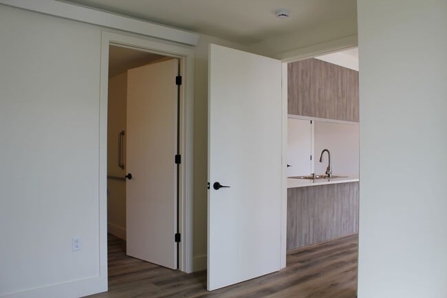 Building Photo - The Twin