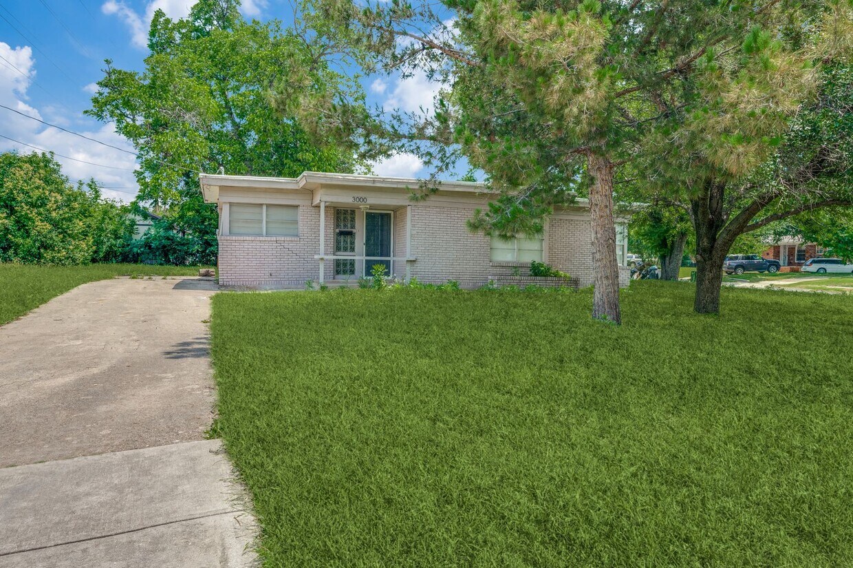 Primary Photo - 3000 Willow Park St