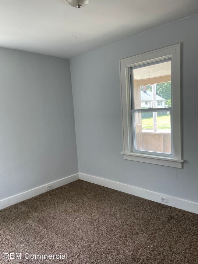 Building Photo - 3 br, 1 bath House - 949 Wyley Ave