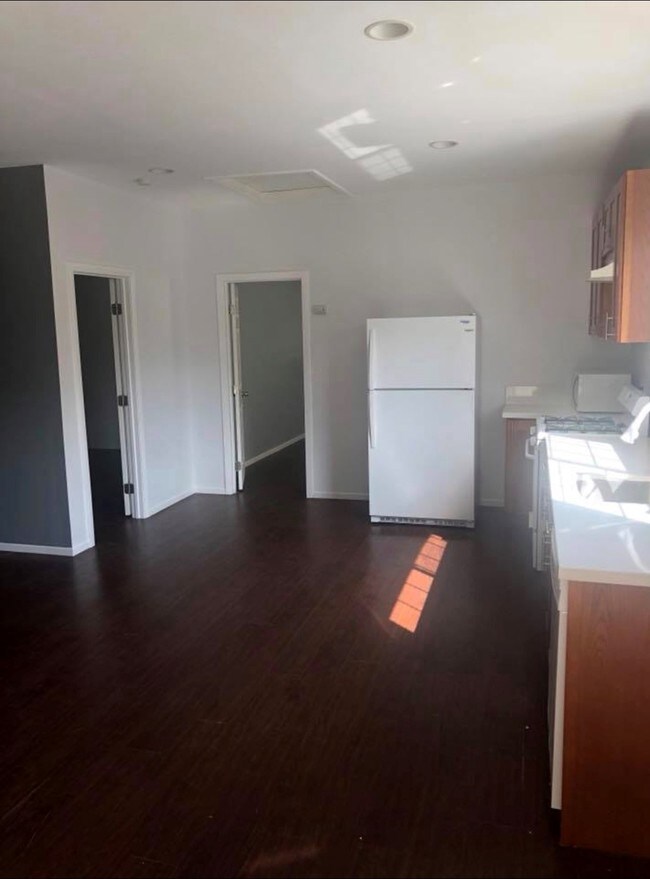 Building Photo - 715 N Hagar St