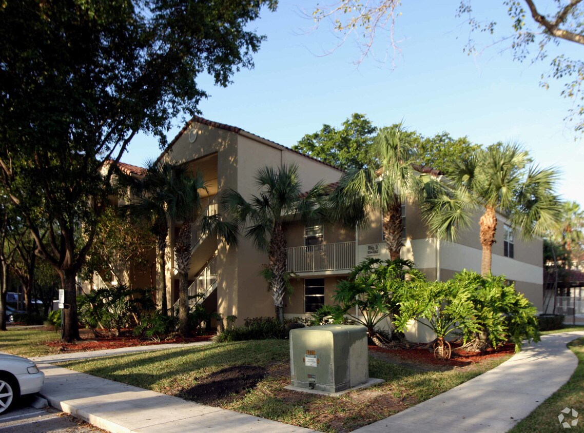 Courtyards Of Coral Springs Apartments in Coral Springs, FL