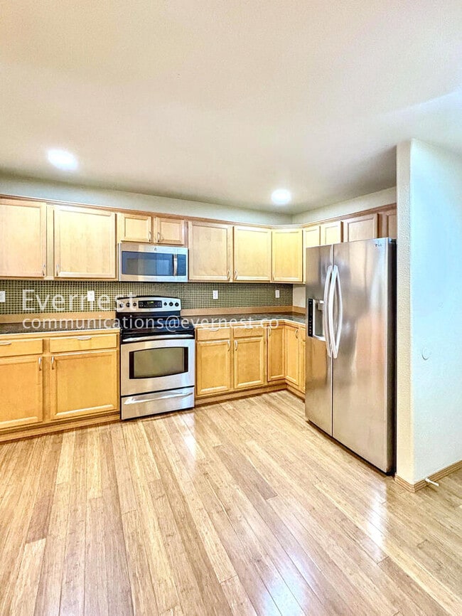 Foto del edificio - 3 Bed, 2.5 Bath Home with Garage & Fenced Yard / Vouchers Accepted / Available Now!