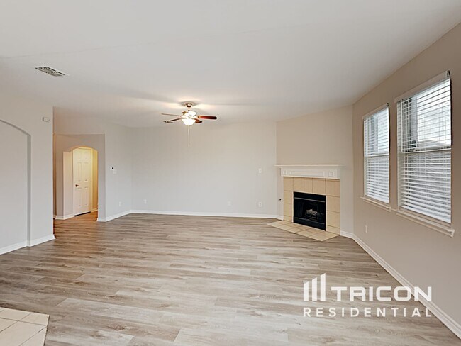 Building Photo - 813 Wolf Trail