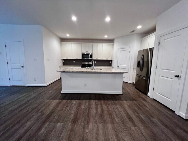 Building Photo - Welcome home to Coleman Farms