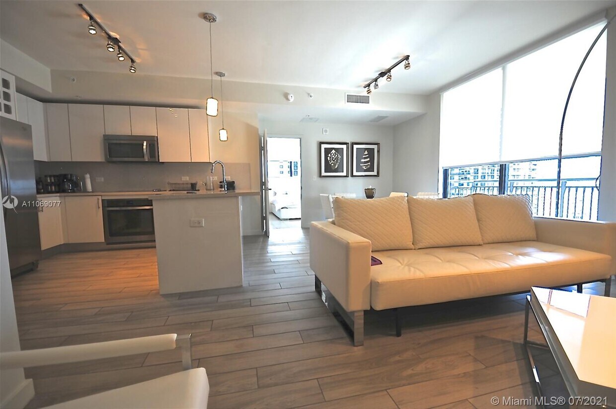 Foto principal - 999 SW 1st Ave