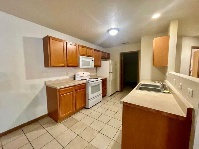 Foto del edificio - 2 Bedroom 1 bathroom Apartment in Wickliffe