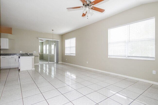 Foto del edificio - 1708 Honey Ridge Pl