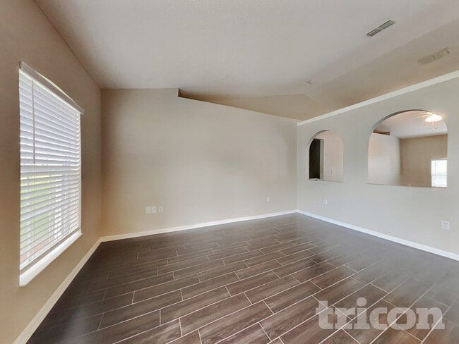 Building Photo - 5148 Jenson Ave