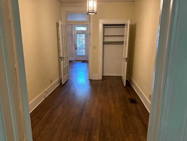 Dining Room - 2424 Agnew St