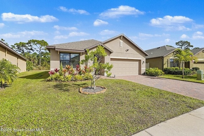 Building Photo - 543 Old Country Rd S E