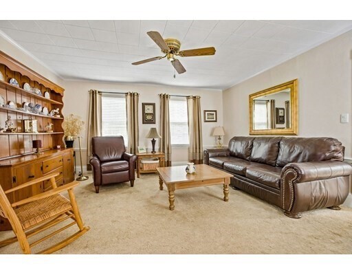 Foto del edificio - 49 Beaver Dam Rd