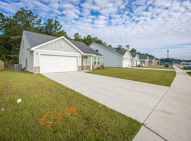 Foto del edificio - Brand-New Pet-Friendly 3BR/3BA Home with Large Bonus Room in Ocean Springs!