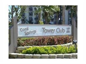 Building Photo - 2771 Riverside Dr