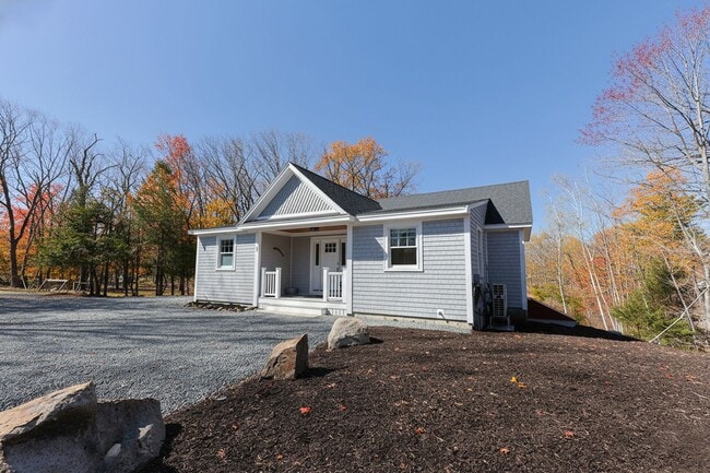Building Photo - Newly Renovated Winter Rental on a Private...