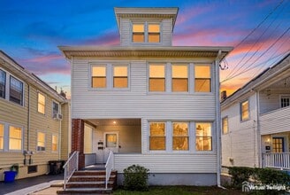 Building Photo - 324 Harper Pl