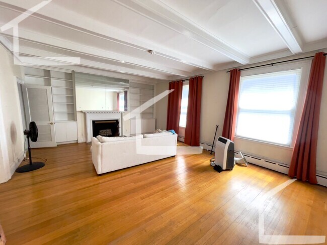 Foto del edificio - Huge 3 bed in Brookline
