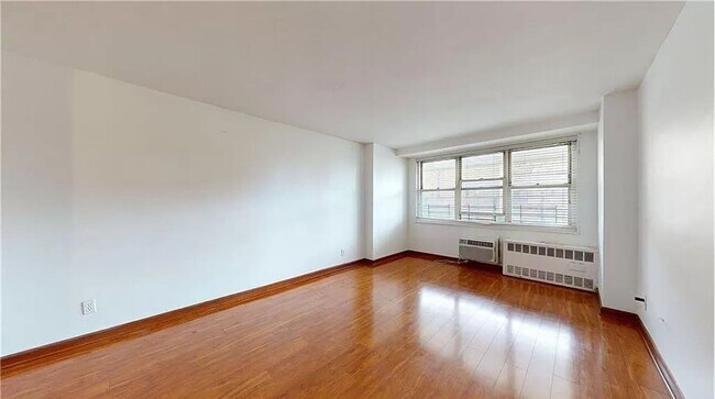 Building Photo - Luxury 1 Bedroom 1 Bathroom