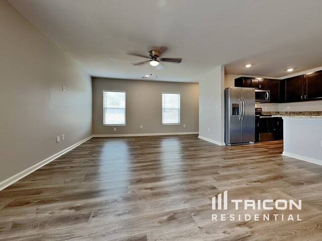 Building Photo - 60 Twin Lakes Dr