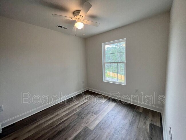 Foto del edificio - 1204 Hemingway Chapel Rd