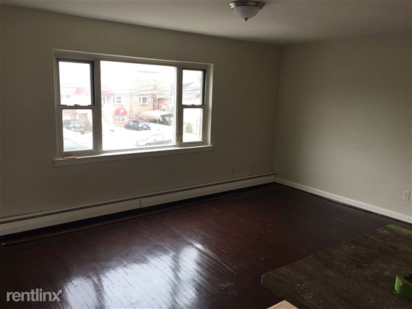 Foto principal - 4329 Baychester Ave