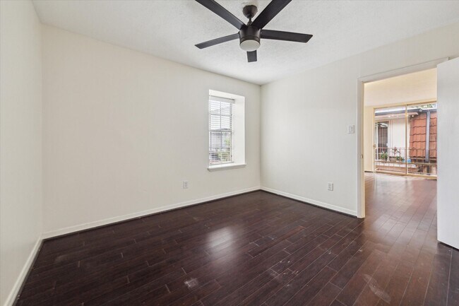 Foto del edificio - 3401 Timmons Ln