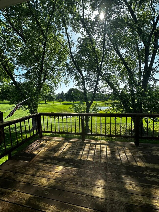 Foto del edificio - Charming 2-Bedroom, 2-Bathroom Home Overlo...