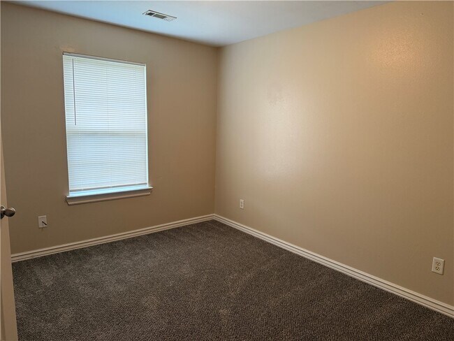 Building Photo - 234 Graystone Cir
