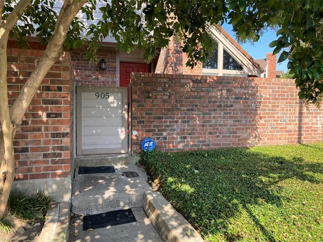 Foto principal - 18240 Midway Rd