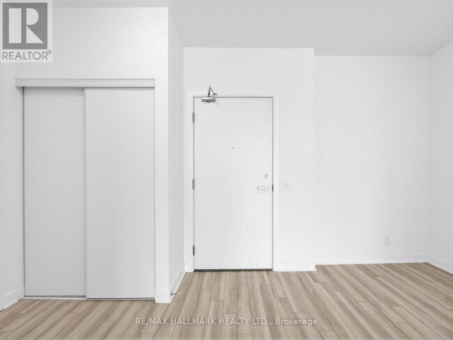 Photo du bâtiment - 51 Clarington Blvd