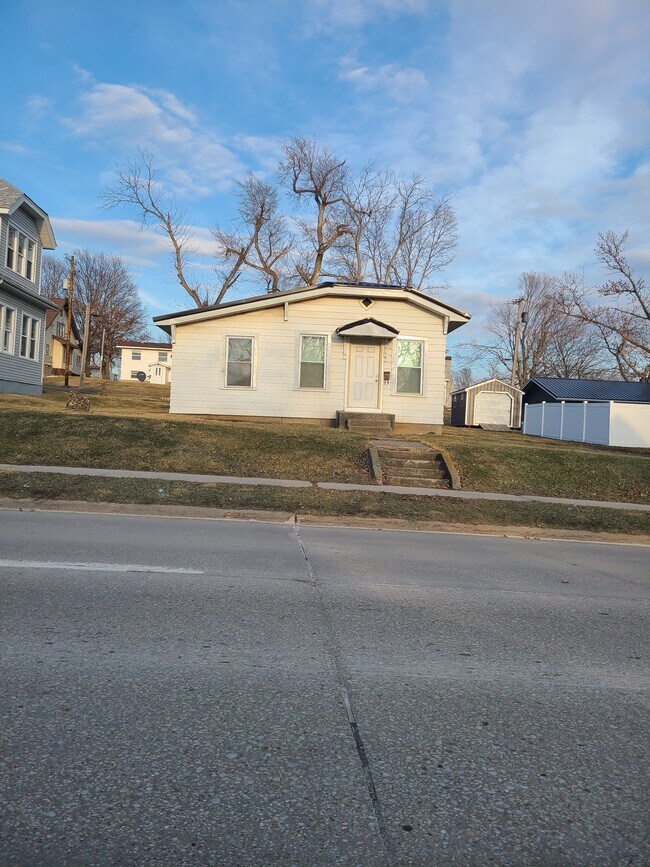 706 State Street - 706 State St