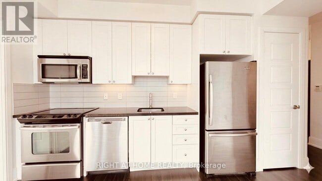 Building Photo - 15 Viking Ln