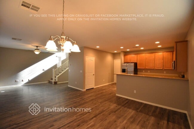 Foto del edificio - 683 Calamus Palm Pl