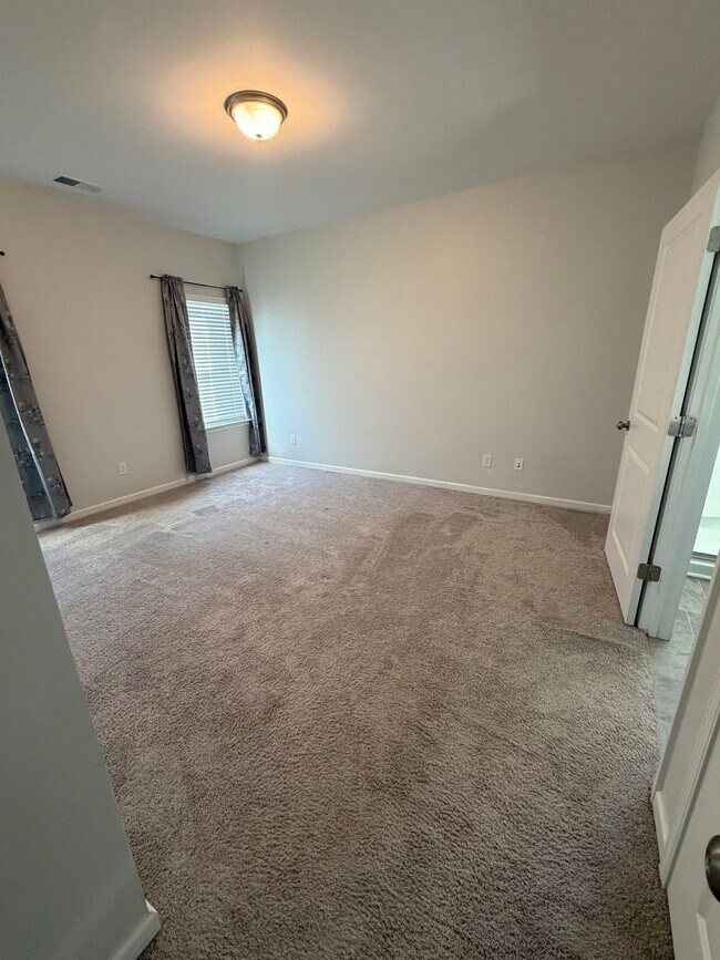 Building Photo - 2108 Franks Ct