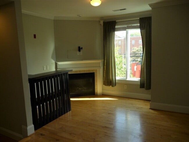 Photo - 400-107 W Rosemary St Townhome