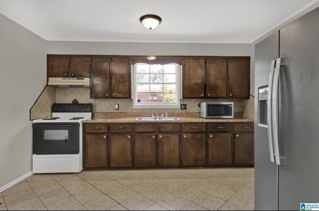 Building Photo - 916 Avenue E