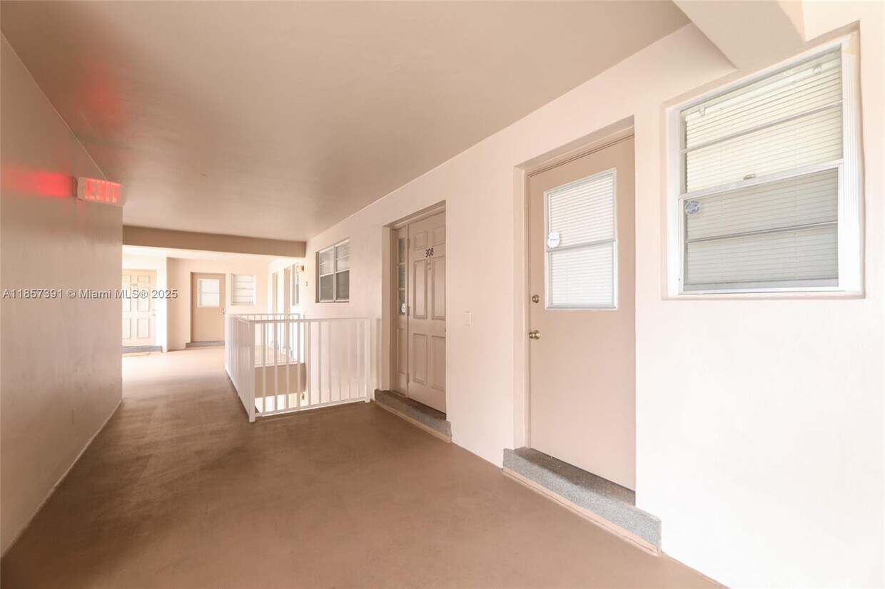 Foto principal - 2471 SW 82nd Ave