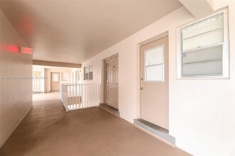 Building Photo - 2471 SW 82nd Ave