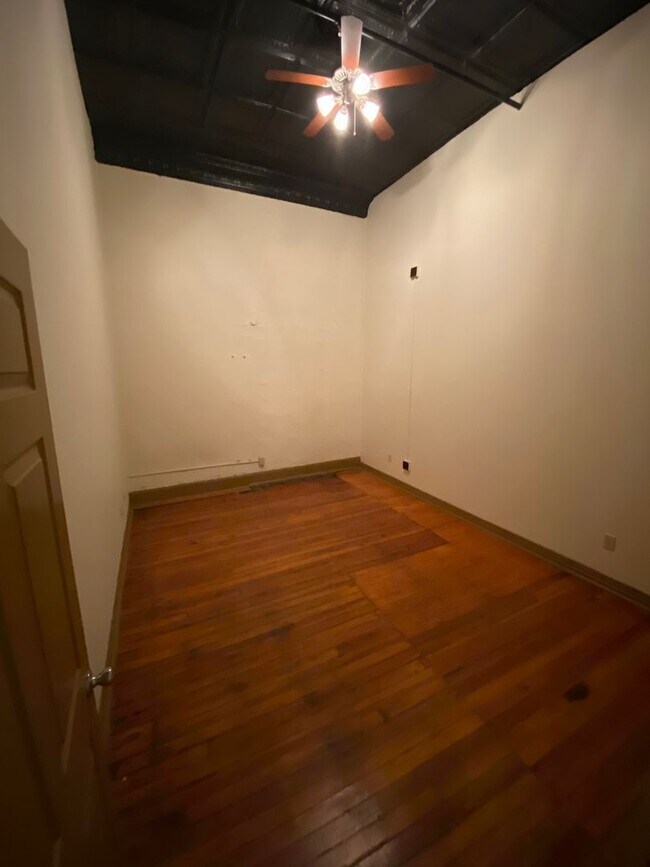 Building Photo - Downtown Lofts 101