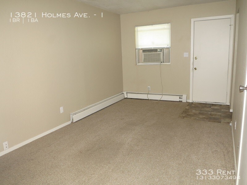 Building Photo - ~Great apartment close to Martin City~