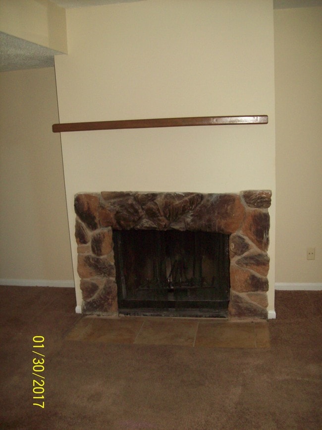 3 BR TH 2 1/2 BATH - Quinn Court Apartments