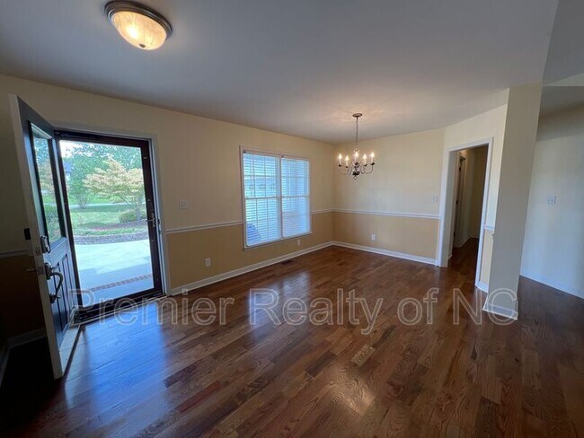 Foto del edificio - 246 Winding Creek Rd