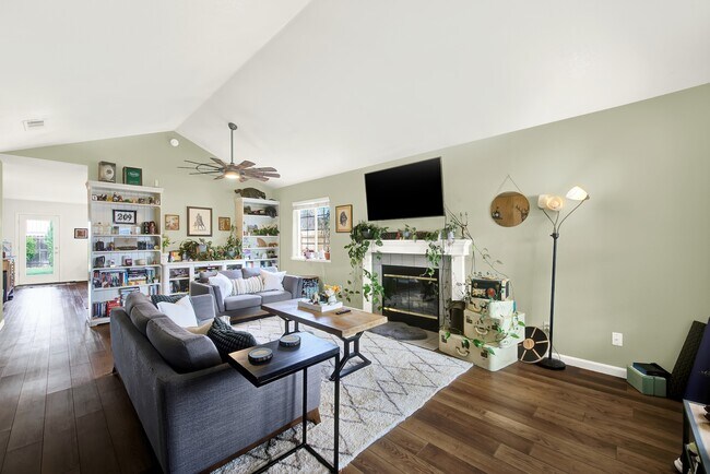 Foto del edificio - 209 White Oak Ln