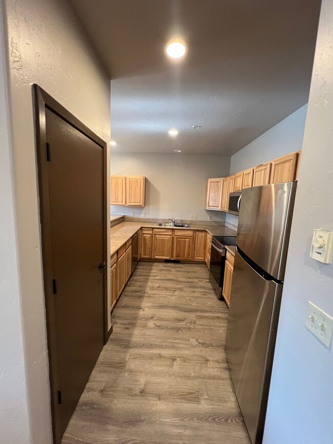 Building Photo - 3 Bed 2.5 Bath Steps from Town Center