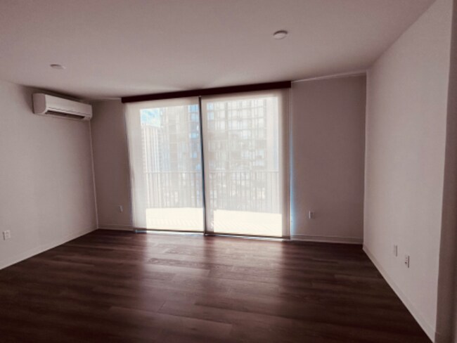 Foto del edificio - 987 Queen St