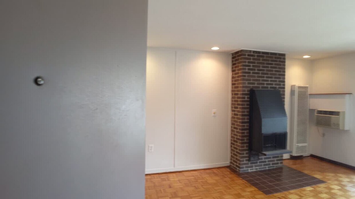 Amber�s Timber Lodges Apartments Clawson, MI