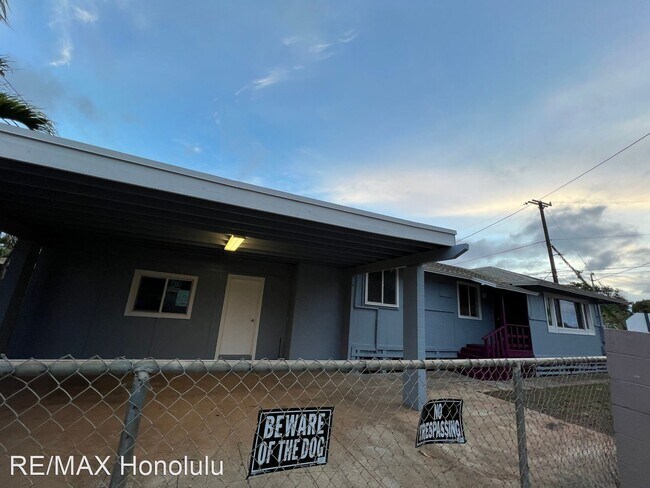Foto del edificio - 3 br, 1 bath House - 84-123 Jade Street